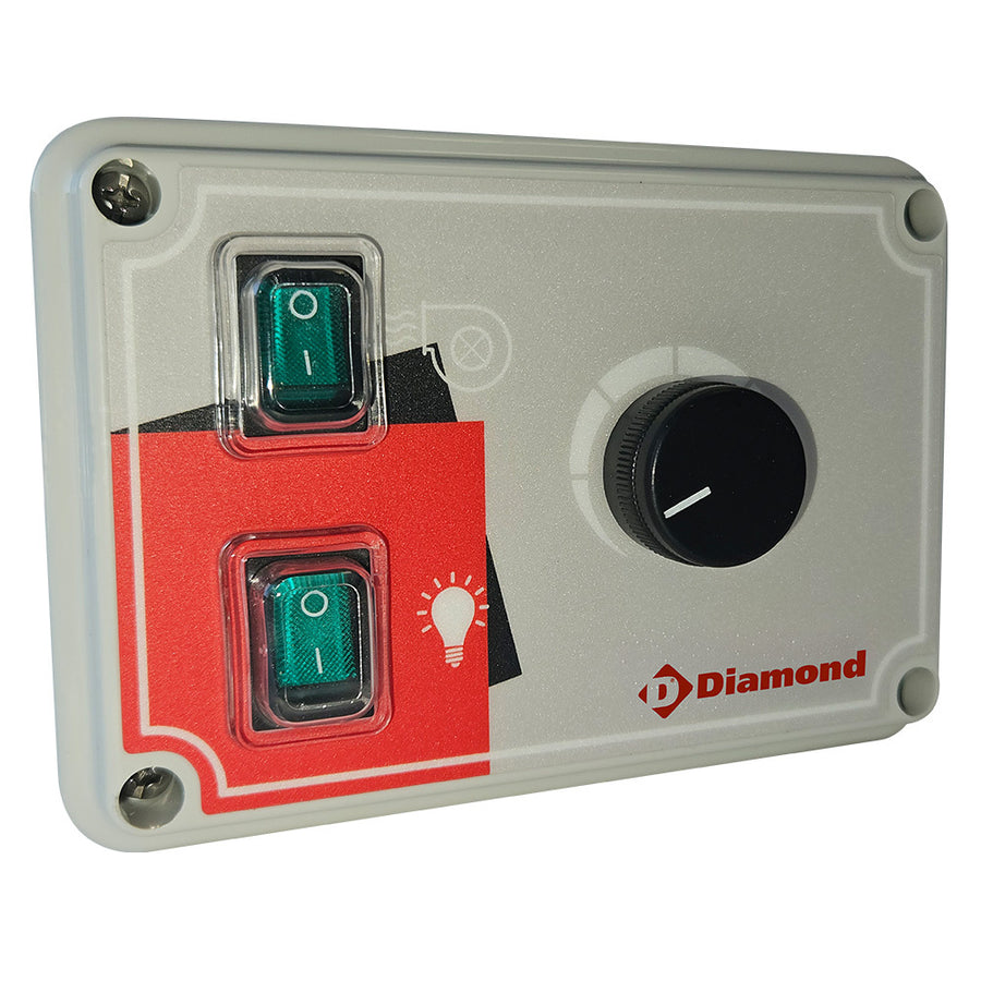 Variateur électronique et interrupteur pour LED Diamond, pour groupe prise directe, visible sur le panneau de contrôle.
