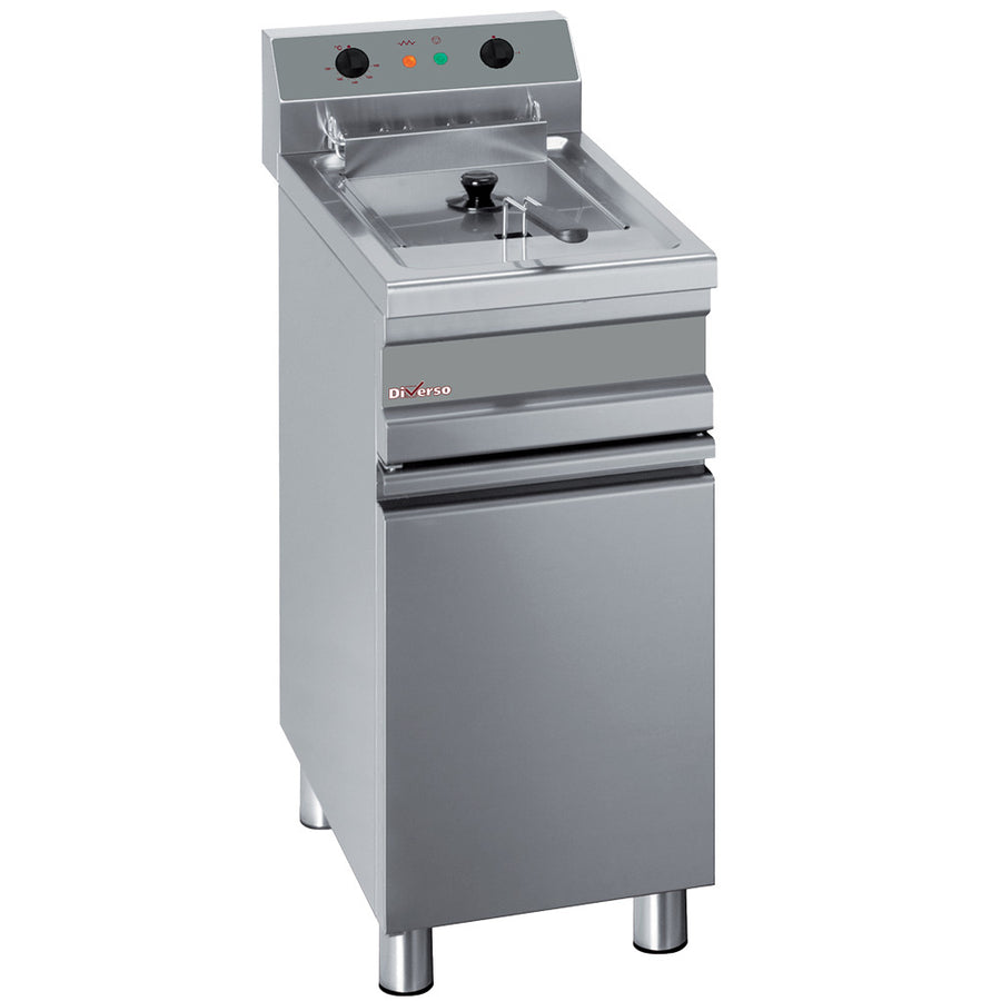 Friteuse électrique Diverso 14L avec cuve unique sur meuble, vue en gros plan.