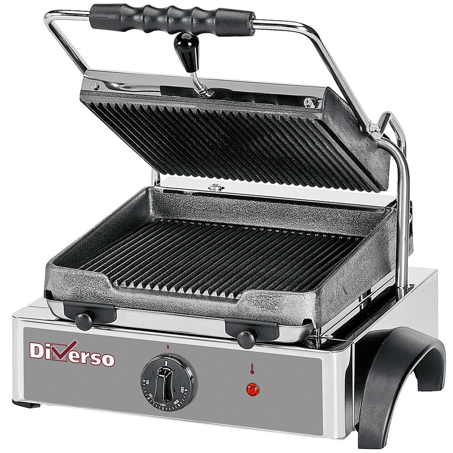 Grill panini électrique Diverso avec plaques rainurées pour préparer des sandwiches grillés.