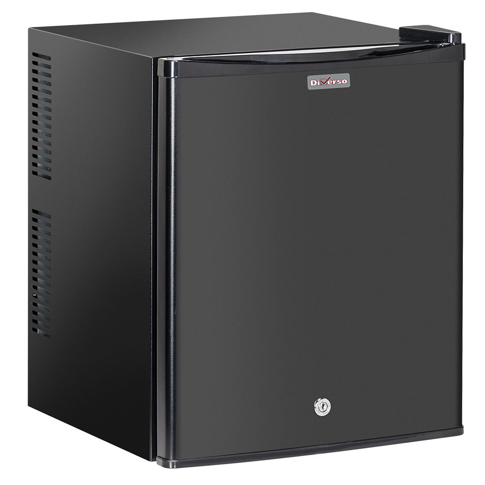 Minibar porte pleine de 26 litres noir Diverso, finition élégante, vue frontale avec poignée intégrée.