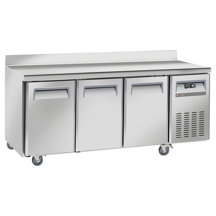 Table frigorifique, ventilé, 3 portes GN 1/1, avec dosseret, sur roues, 2 avec freins