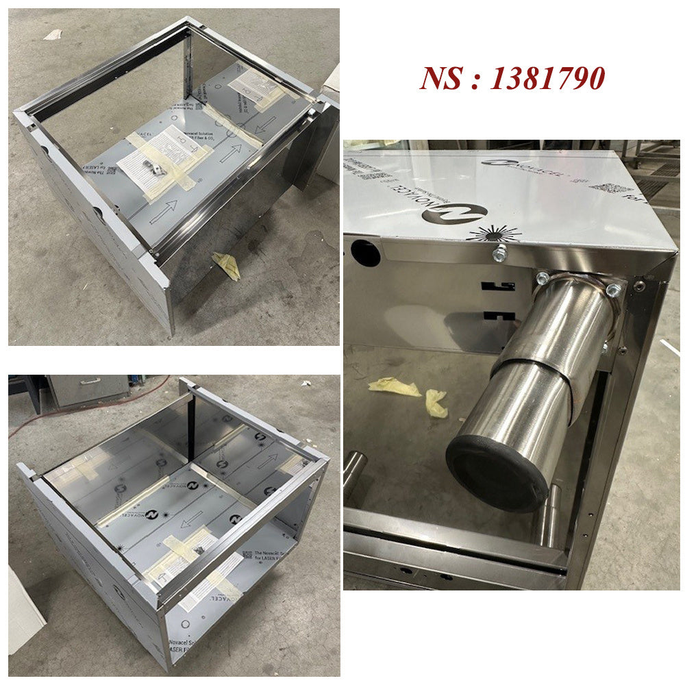 Soubassement ouvert, sur pieds inox réglables