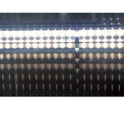 Vitrine chauffante ventilée noire Diamond panoramique avec 5 niveaux, lumière LED intégrée, affichage clair.