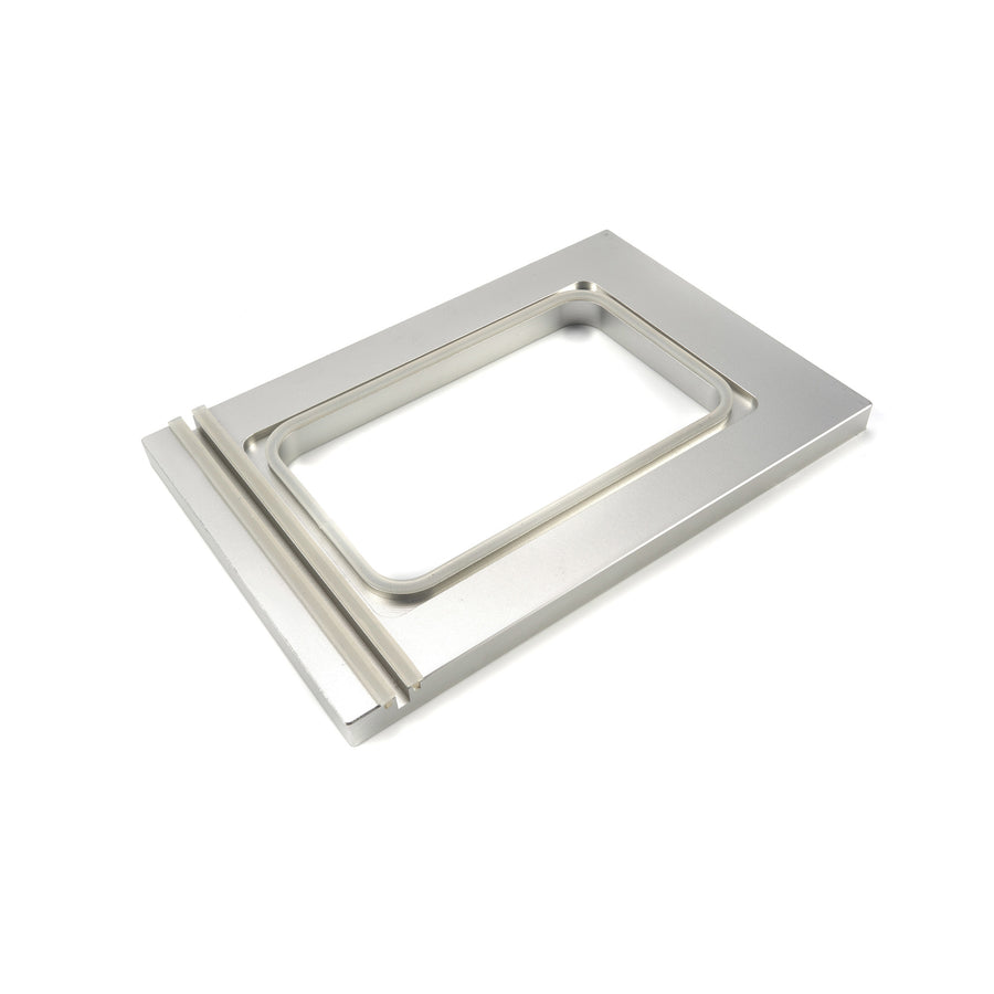 Plateau à viande Maxima de 230 x 144 mm, petit, avec une seule compartiment, utilisé avec une scelleuse de plateaux.