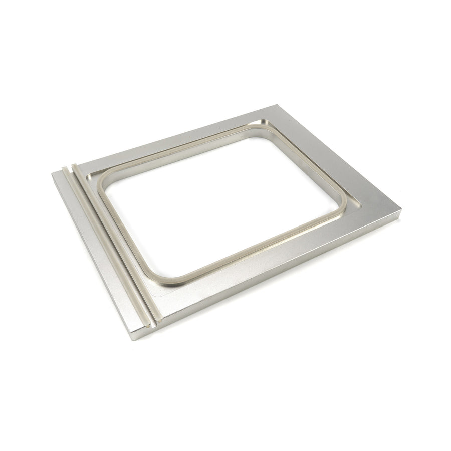 Plateau de viande Maxima de 308 x 240 mm avec une grande compartiment pour la scelleuse de plateaux, en plastique robuste.