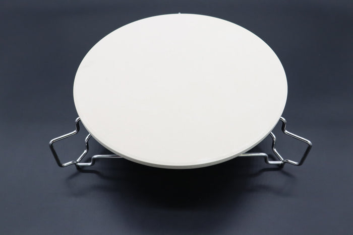 Déflecteur de chaleur Maxima pour barbecue Kamado, diamètre 16,5 pouces (42 cm), en acier, fixé sur le barbecue.