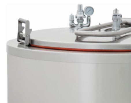 Marmite électrique Maxima 550 L pour cuisson indirecte, 400V, ligne de cuisson 900, vue de dessus avec plaque chauffante