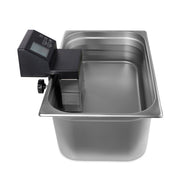 Cuiseur sous vide Maxima avec bâton de 30 L de capacité, pompe de 8 L/min, en plastique noir.