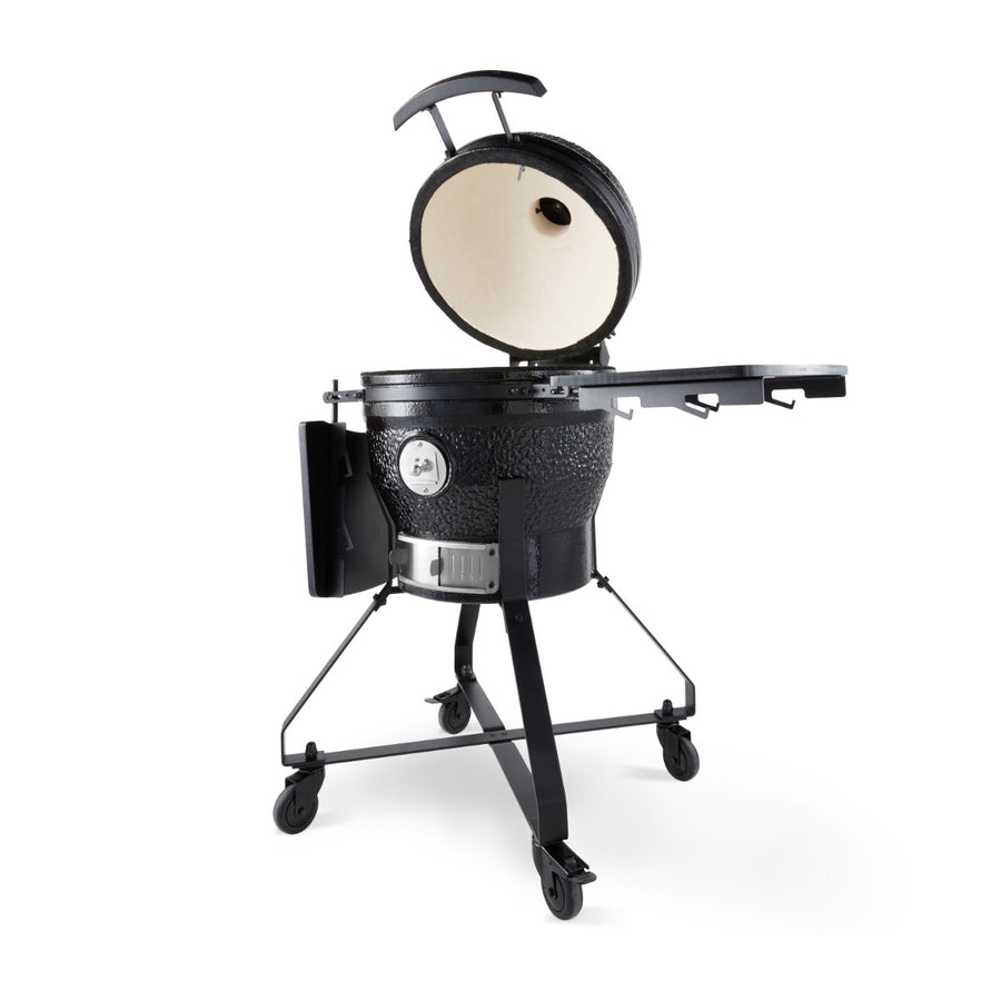 Kamado barbecue Maxima de 18 pouces, en céramique noire, avec couvercle et cheminée pour griller et cuire à la perfection.