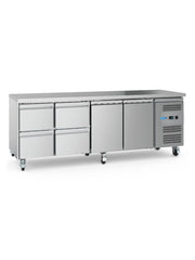 Réfrigérateur de comptoir Maxima, table réfrigérée positive de 223 cm avec 4 portes, vue de face.