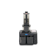 Extracteur de jus professionnel Maxima, presse-agrumes lent avec récipient à jus de 0,8L, en action.