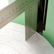 Machine à décorer les gâteaux Maxima, diamètre 36,4 cm, en plastique vert, utilisée pour la décoration de gâteaux.