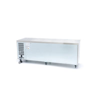 Réfrigérateur de comptoir Maxima, table réfrigérée positive de 223 cm avec 4 portes vitrées, idéal pour la présentation des produits.