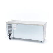 Réfrigérateur de comptoir Maxima, 180 cm avec 3 portes vitrées, affichant des aliments et boissons à l’intérieur.