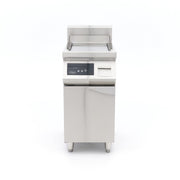 Fourchette de cuisson à induction Maxima 700, plancha lisse de 5 000 W avec support, visible sur l’image.