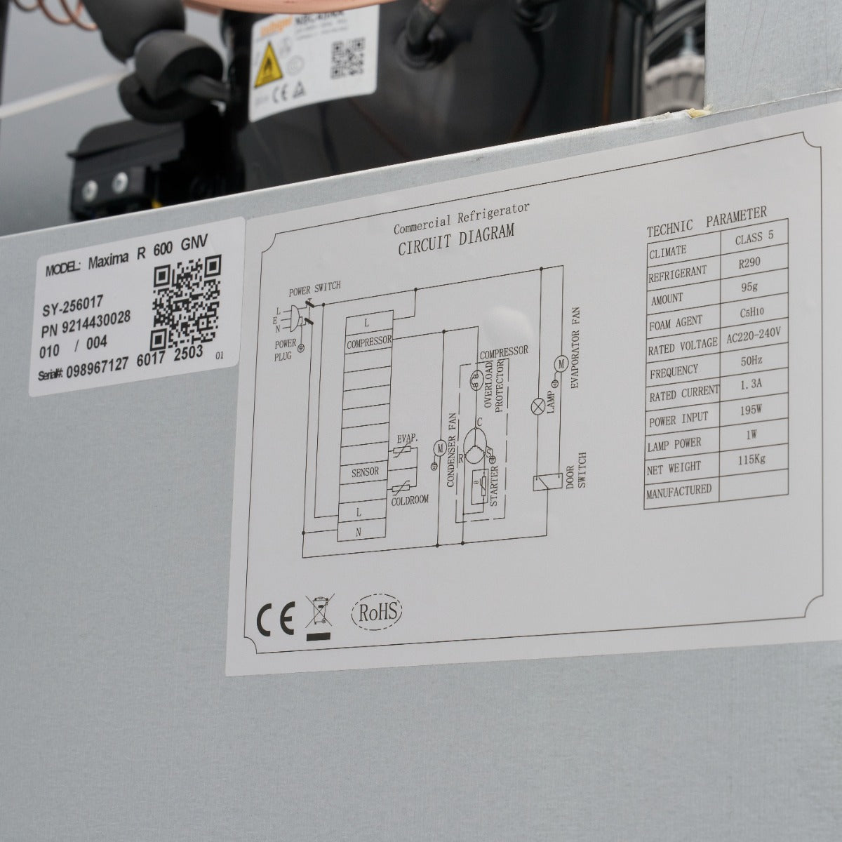 Réfrigérateur en acier inoxydable Maxima de 600 L avec 3 étagères réglables, sur roulettes, adapté pour la cuisine professionnelle.