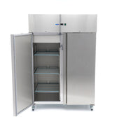 Réfrigérateur Maxima 2 portes en acier inoxydable, 1200 L, 6 étagères réglables, sur roulettes, avec compartiments spacieux.