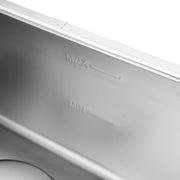 Cuiseur sous vide Maxima de 28 L avec écran numérique, design moderne, prêt à cuire des plats précis et tendres.