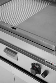 Table de travails Category 1 | Griddle plate gaz– 1/2 Smooth + 1/2 Grooved - G70GP20+GS-K - Unninox - image 5