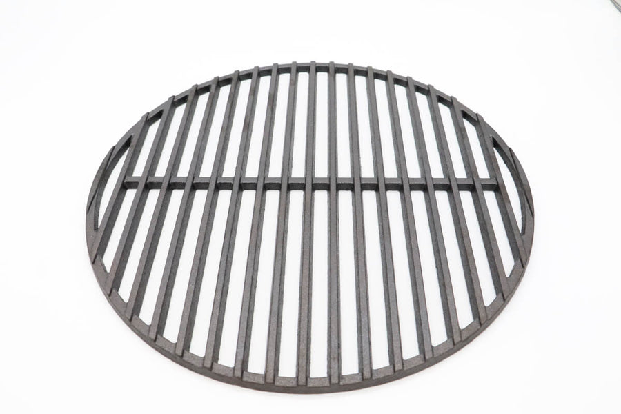 Grille de cuisson en fonte de 38 cm pour barbecue Kamado Maxima, avec détails de la grille et surface de cuisson.