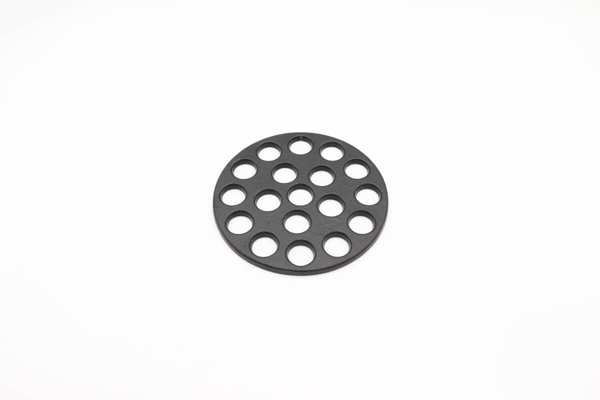 Grille à charbon de bois pour barbecue Kamado Maxima, diamètre 33 cm, en acier, avec surface de cuisson robuste et perforations.