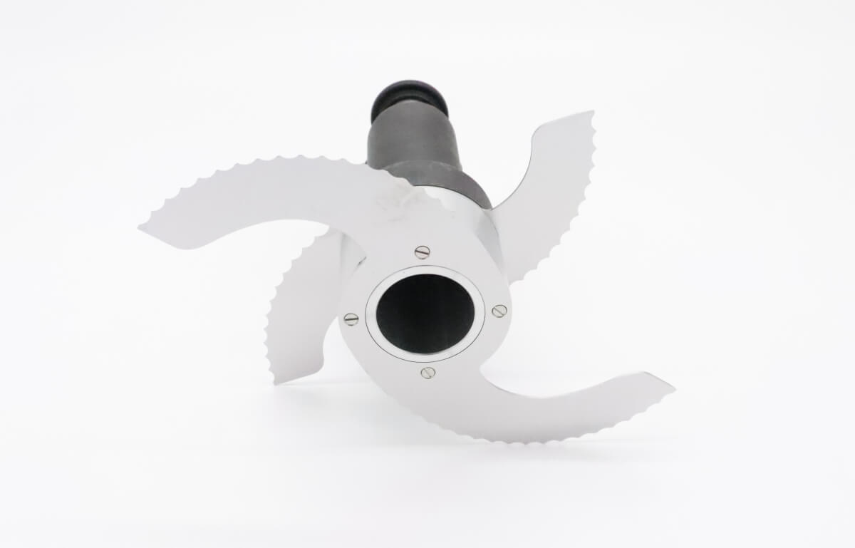 Robot culinaire Maxima avec lame en S dentelée, capacité de 12/18 L, destiné au hachage et à la préparation alimentaire.