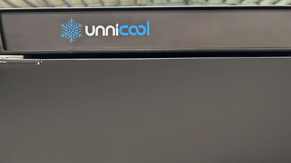 Black Refrigerator – 600L – +2°C to +10°C - Unninox - image 4