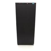 Réfrigérateur noir Maxima de 600 L avec 4 étagères réglables, intérieur spacieux et moderne, vue de face.