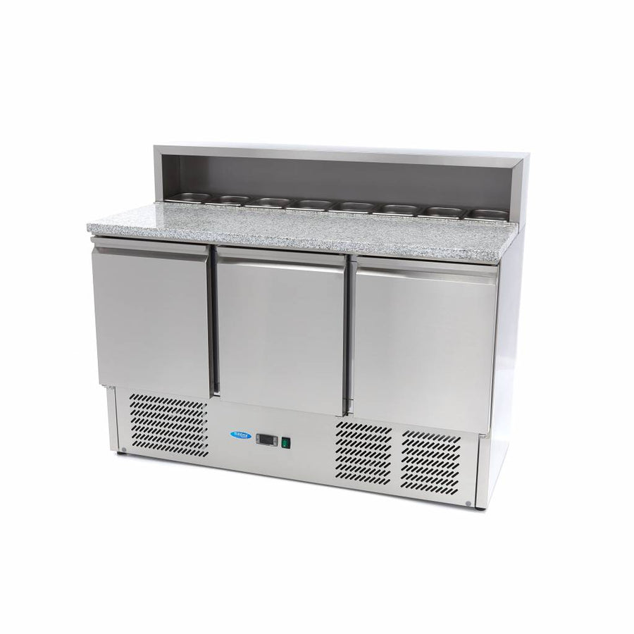Réfrigérateur saladette pizza Maxima, 137 cm, 3 portes, adaptable à 8 x 1/6 GN, avec couvercle en acier inoxydable.