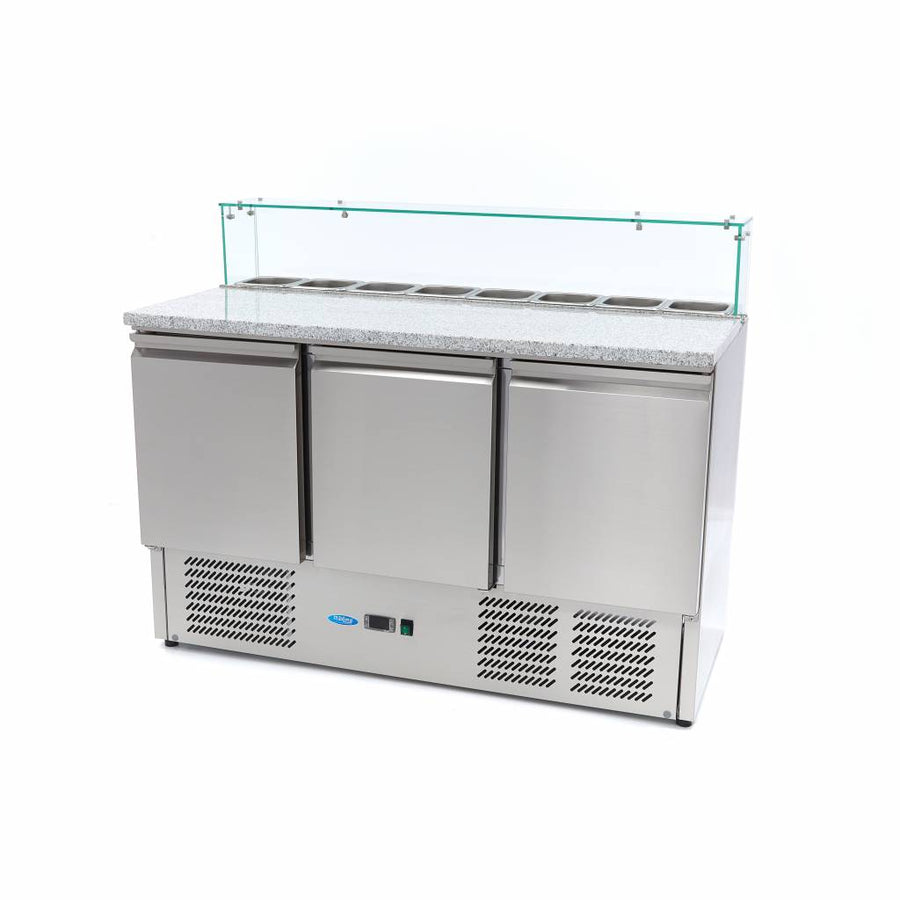 Saladette pizza Maxima, réfrigérateur 137 cm à 3 portes, adapté pour 8 x 1/6 GN, avec couvercle en verre, pour préparation de pizzas