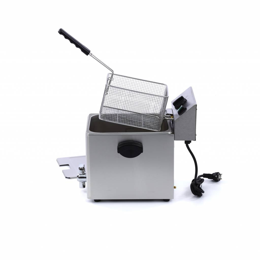 Friteuse Maxima de 8 L avec un panier et robinet de vidange, acier inoxydable, vue de face.
