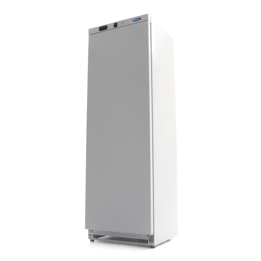 Réfrigérateur Maxima blanc de 400 L avec 4 étagères réglables, intérieur spacieux et moderne.