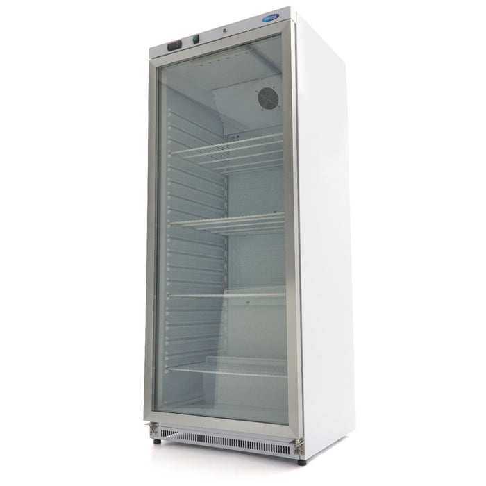 Réfrigérateur Maxima de 600 L blanc avec porte en verre, intérieur visible avec étagères et espace de stockage.