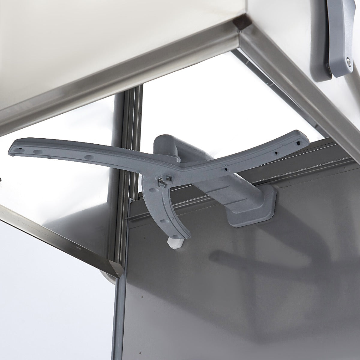 Lave-vaisselle professionnel Maxima à capot 50x60cm avec pompes de rinçage et de savon, 400V, vue de face.
