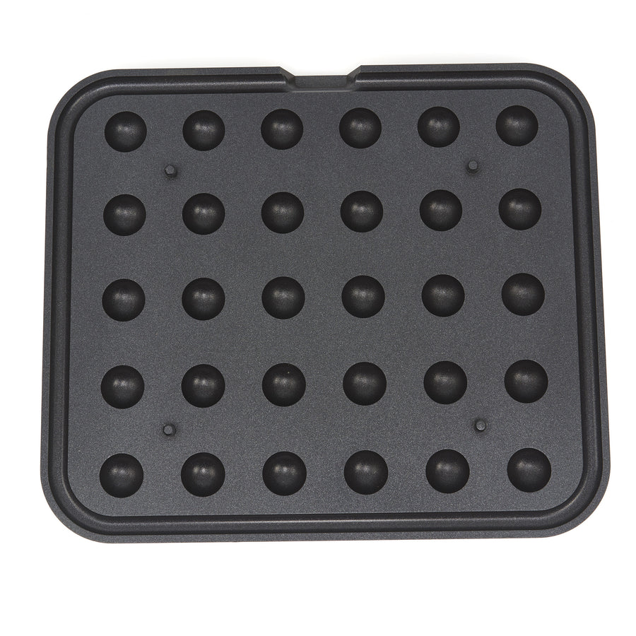 Moule à tartelette Maxima, lot de 30 moules en forme de bol de 30 mm pour la pâtisserie, empilés sur une surface.
