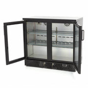 Réfrigérateur à boissons Maxima à 2 portes avec 4 étagères réglables, visible intérieur avec bouteilles et canettes.