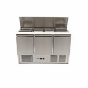 Saladette Maxima de 400 L avec 3 portes, 137 cm de long, planche à découper incluse, pour la préparation alimentaire.